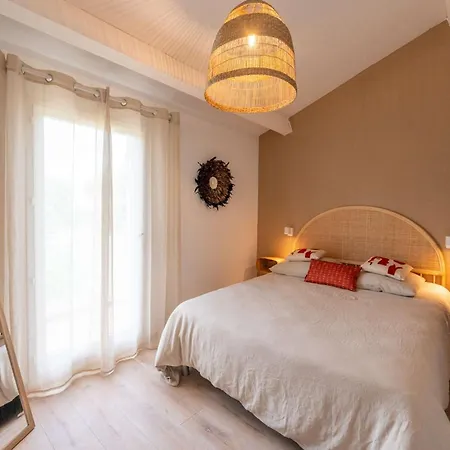 Mazet 6 A 7 Pers Piscine Tahiti Park *