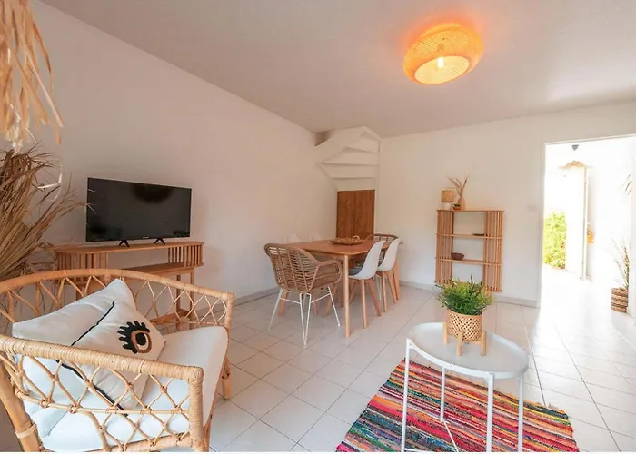 Mazet 6 A 7 Pers Piscine Tahiti Park *